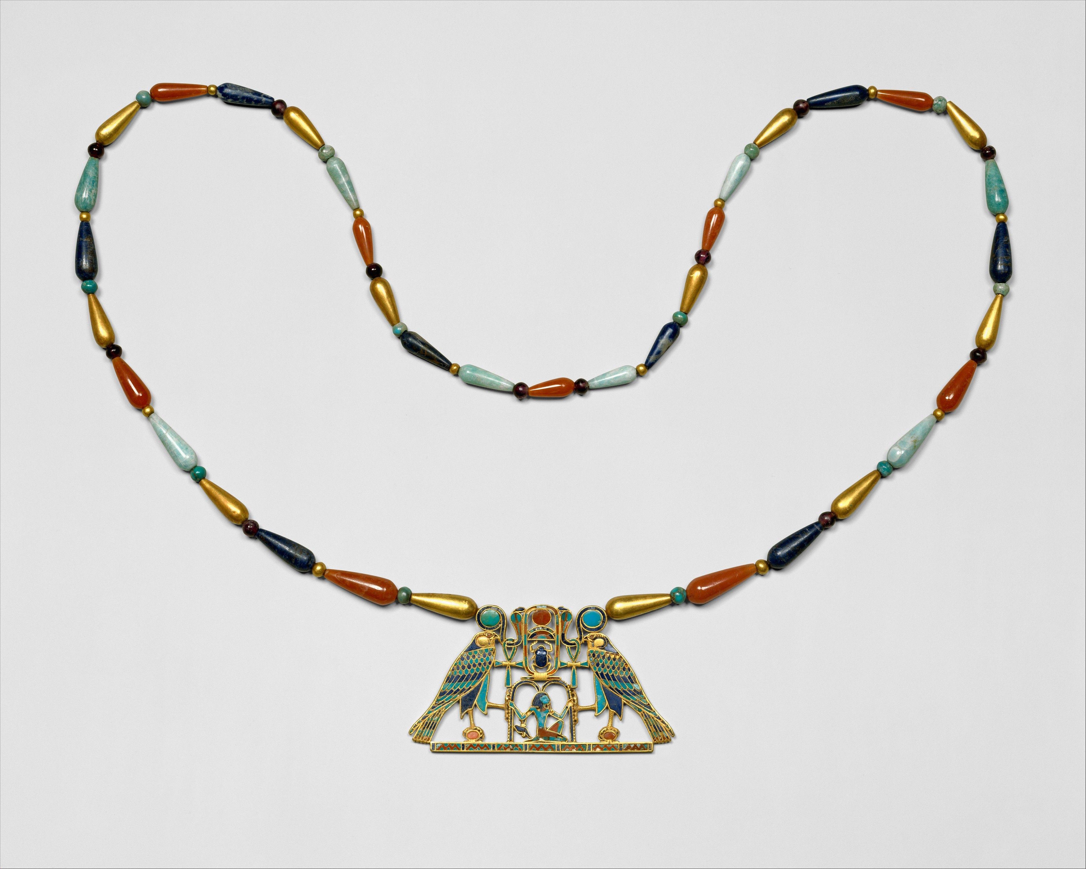 Pectoral and necklace of Sithathoryunet with lapis lazuli, turquoise and carnelian